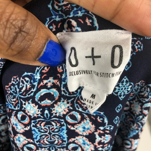 Stitch Fix 0+0 Navy Medallion Print 3/4 Sleeve Top - Picture 7 of 8